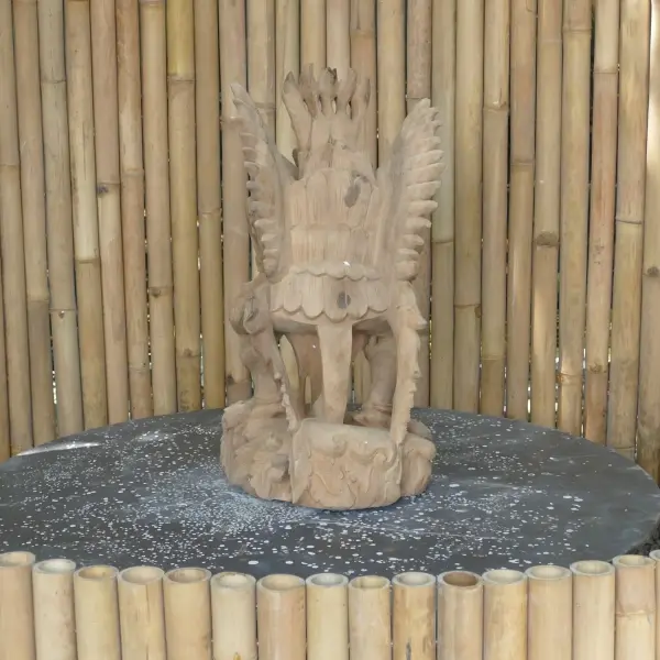 Product image 1 of the product “Garuda made from wood, one part, natural finish ”